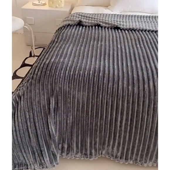 Queen Blanket Gray Plush Blankets Bedspread  Cozy Couch Throw Bed topper Gift - Picture 10 of 12